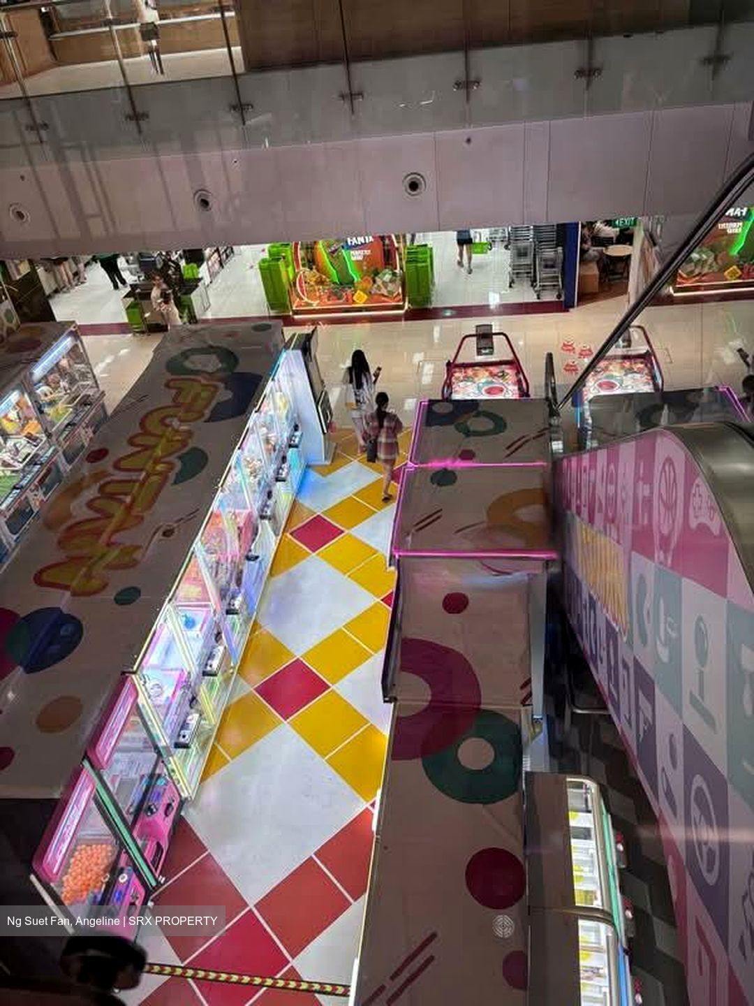 Kinex (D15), Retail #567468111